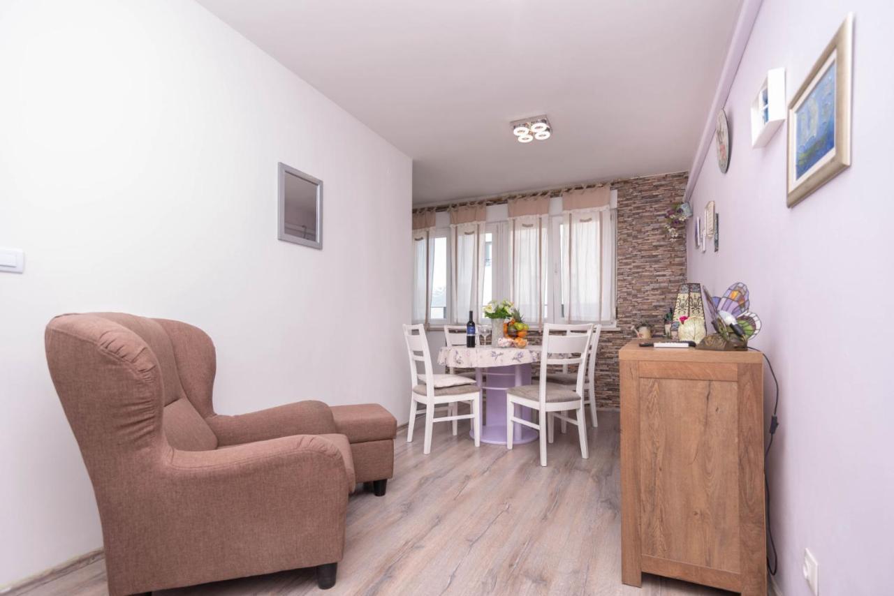 Spacious Snowwhite Apartmán Split
